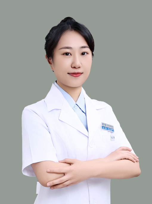 王菁